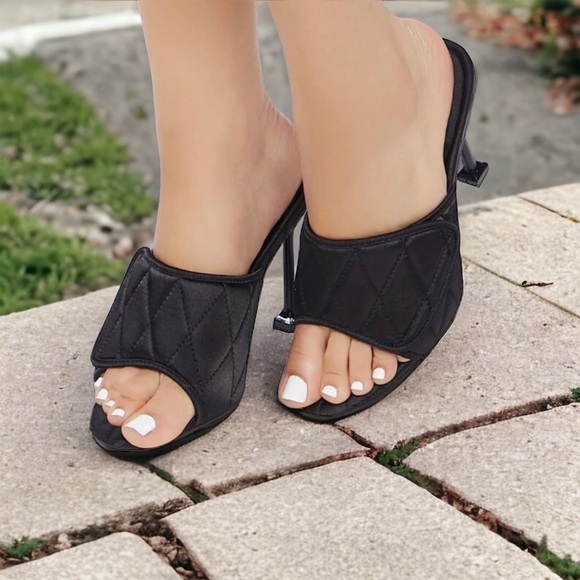 Black satin quilted square heel high round toe mule sandals Sz 10 - Picture 1 of 4